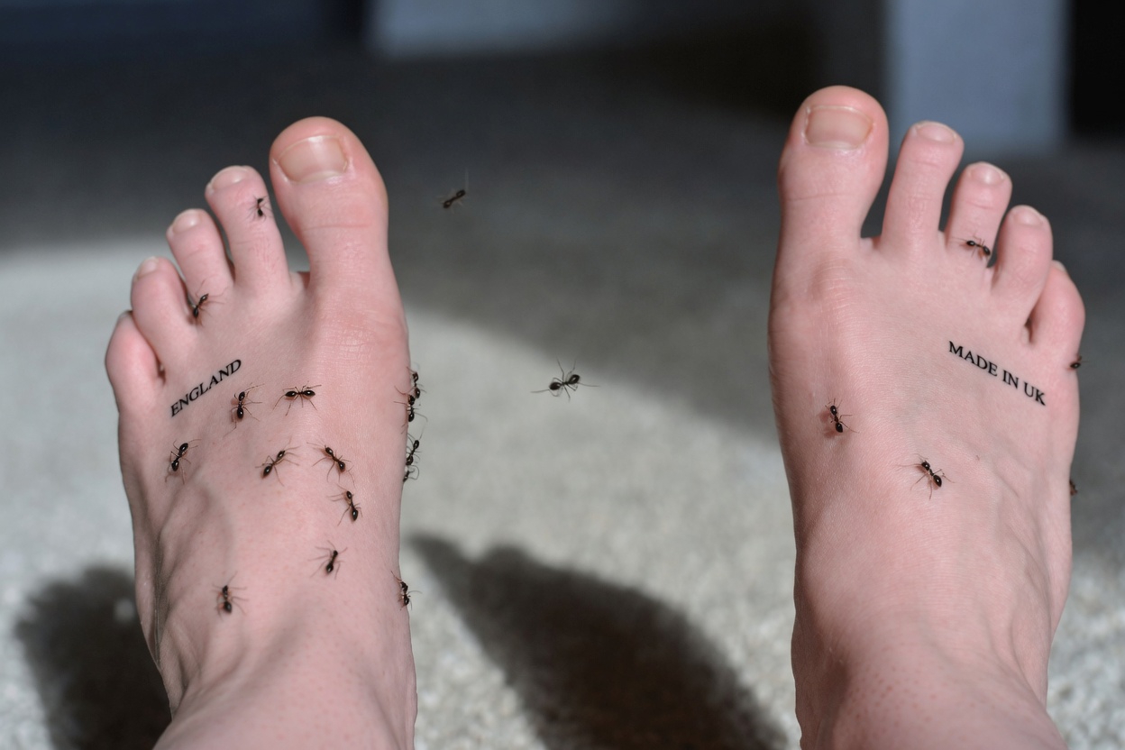 15 Early Warning Signs of Nerve Damage You Should Never Ignore