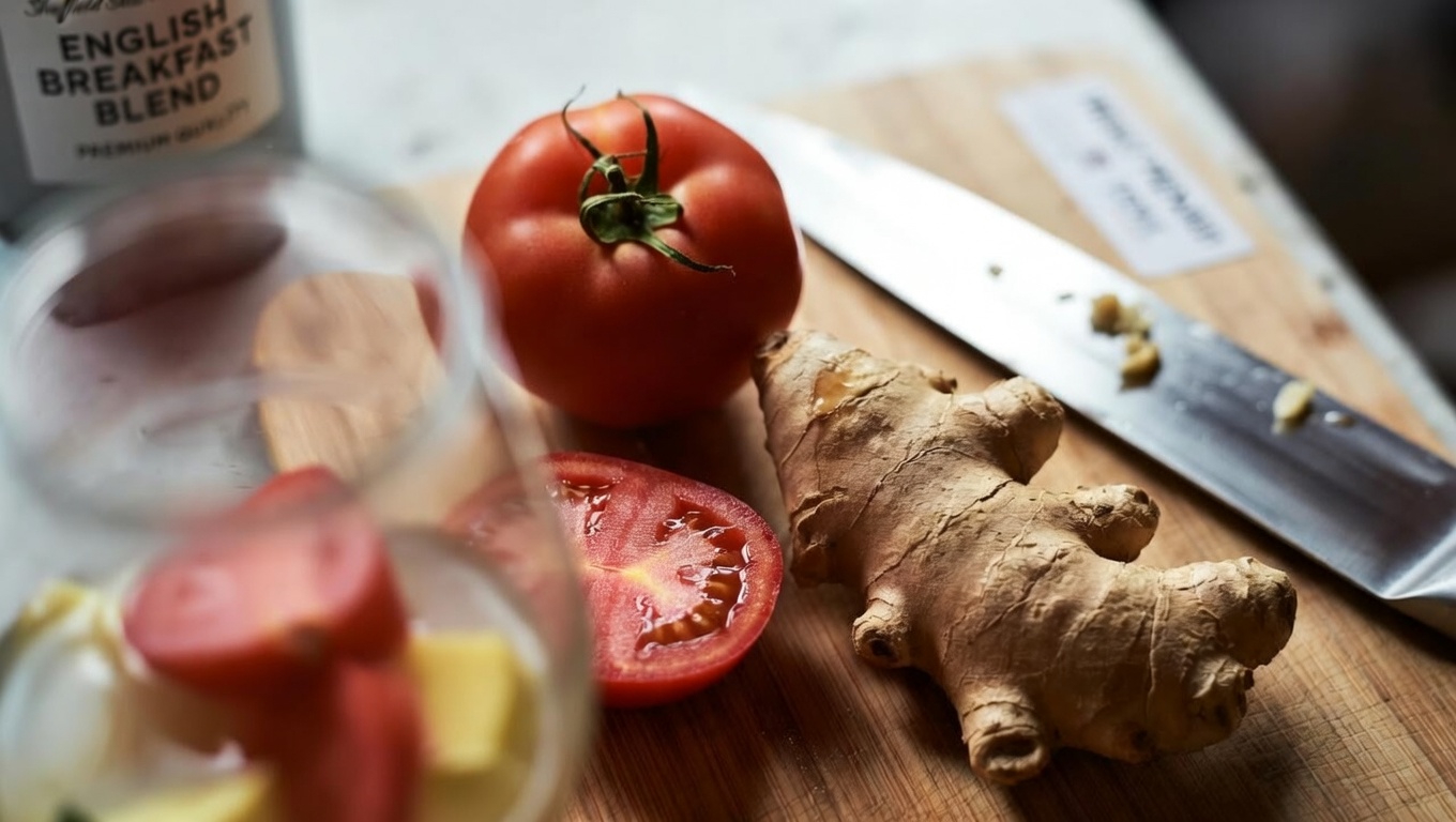 Discover How a Simple Ginger and Tomato Refresher Can Support Your Natural Energy Levels