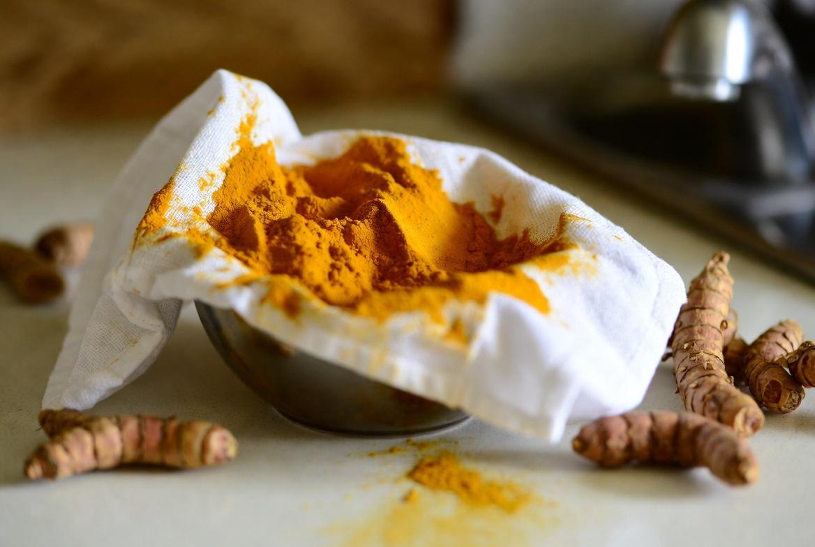 Turmeric and Common Medications: What You Need to Know About Potential Interactions