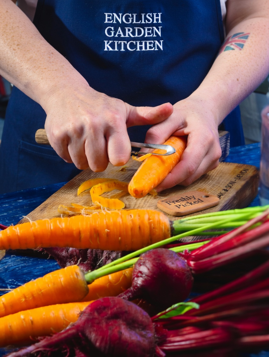 One Cup for Better Vision: The Health Benefits of Carrot and Beet Juice for Eyesight