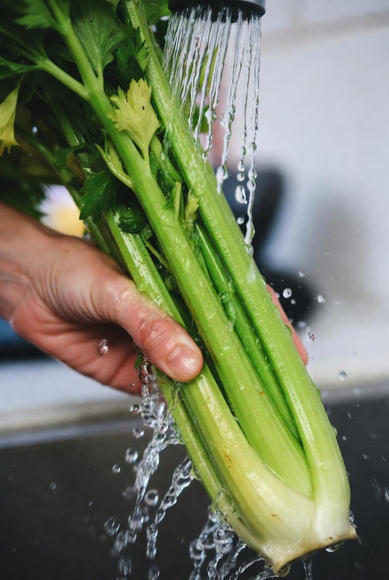 The Surprising Ways Celery Juice May Support Your Body’s Natural Cleansing Processes