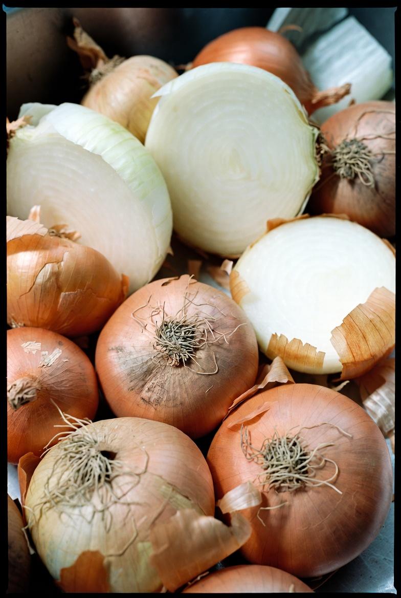 Is Onion Juice a Natural Way to Support Eye Comfort and Health? Exploring the Facts