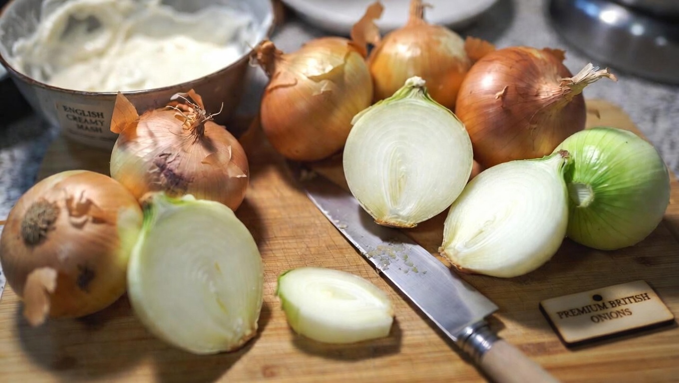 Discover the Surprising Role of Onions in Your Daily Skincare and Vein Health Routine