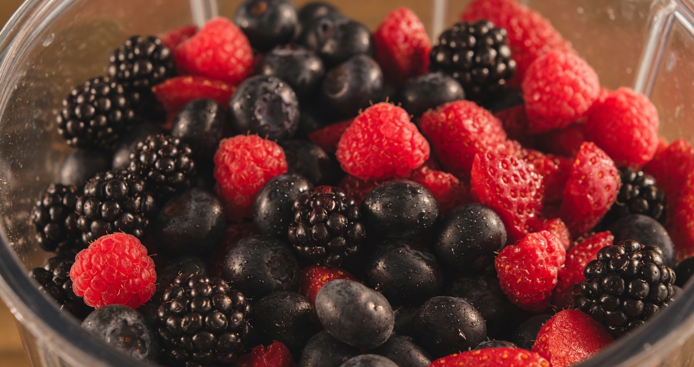 7 Frutas Nocturnas que Protegen tus Musculos Después de los 60 (Frena la Sarcopenia Naturalmente)